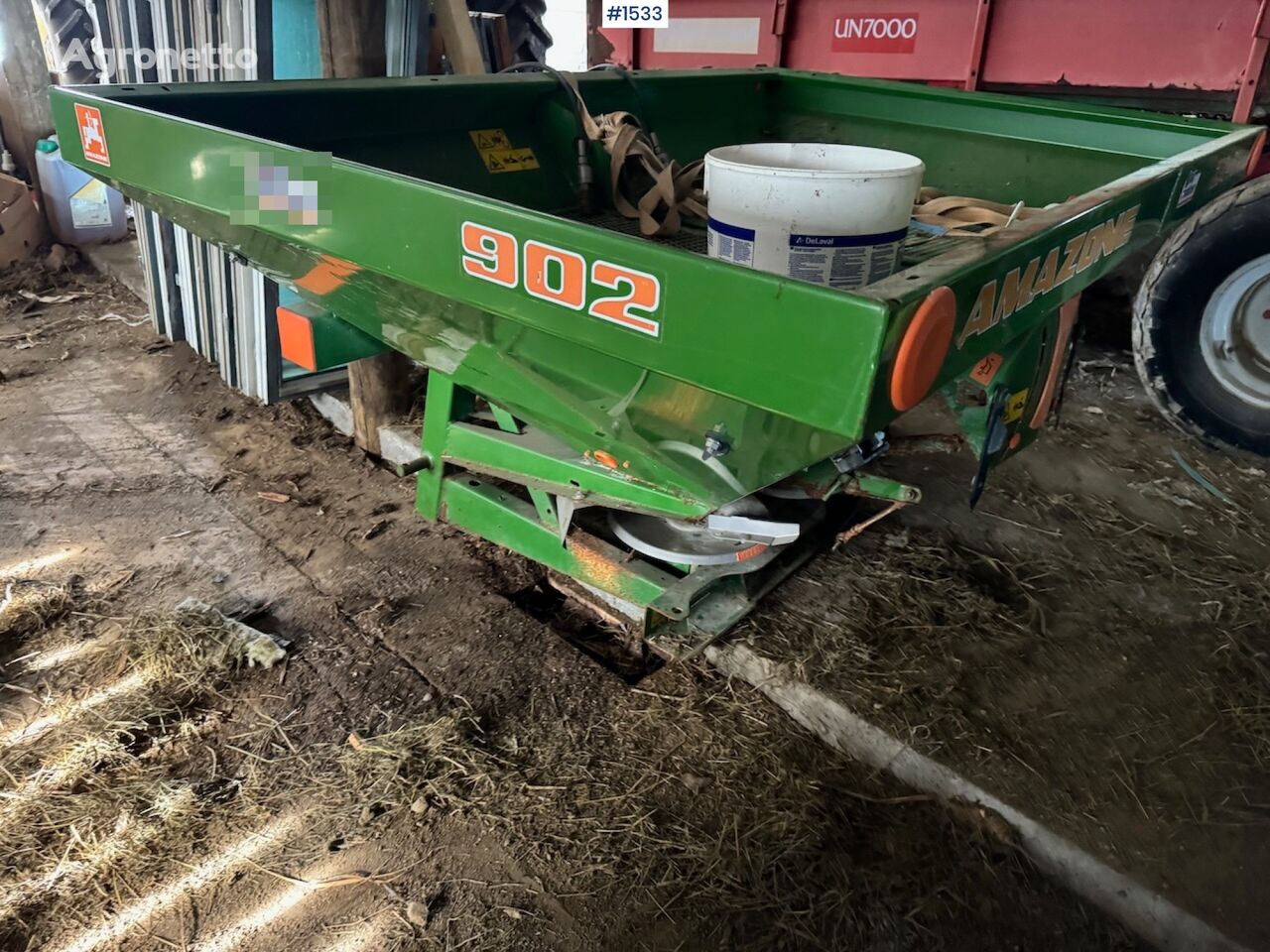 Amazone ZA-X mounted fertilizer spreader