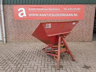 Lely Kunstmeststrooier mounted fertilizer spreader