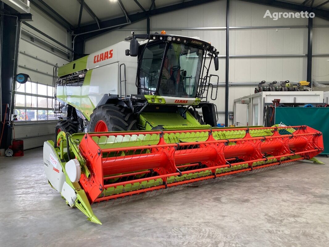 Claas Lexion 6800 forage harvester