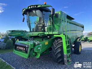 John Deere S660i forage harvester