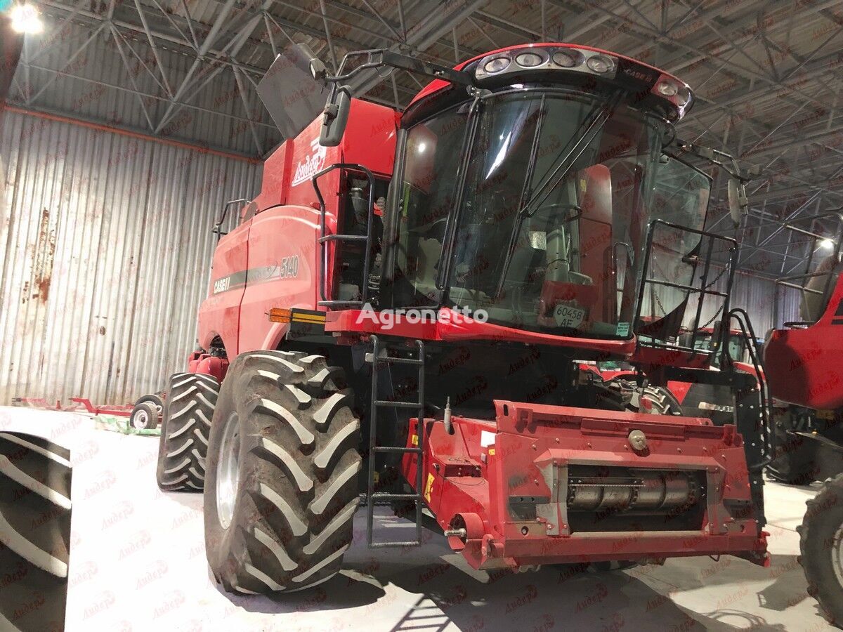 Case IH 5140 grain harvester