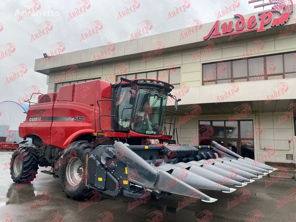 Case IH 5140 grain harvester