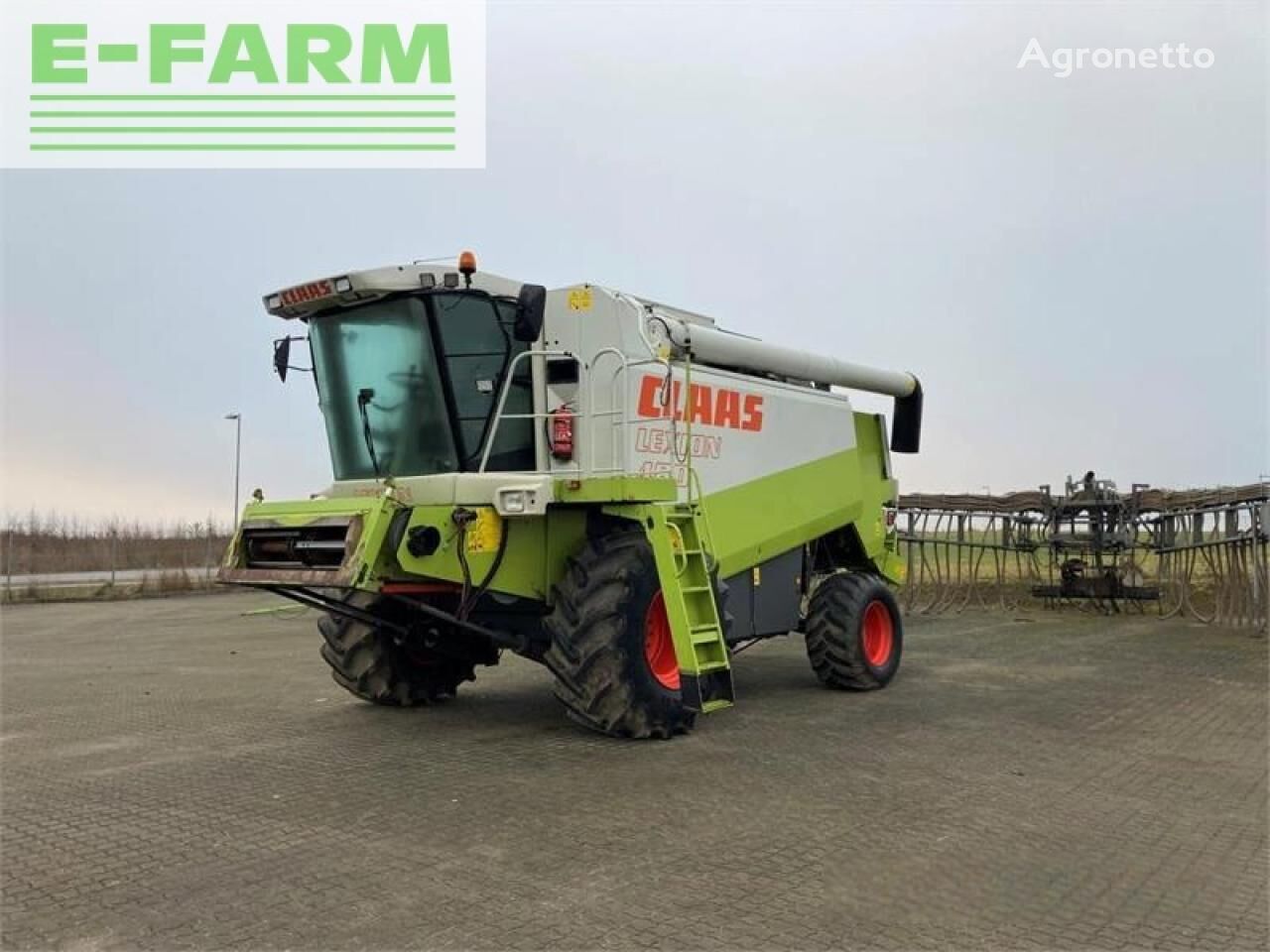 Claas grain harvester