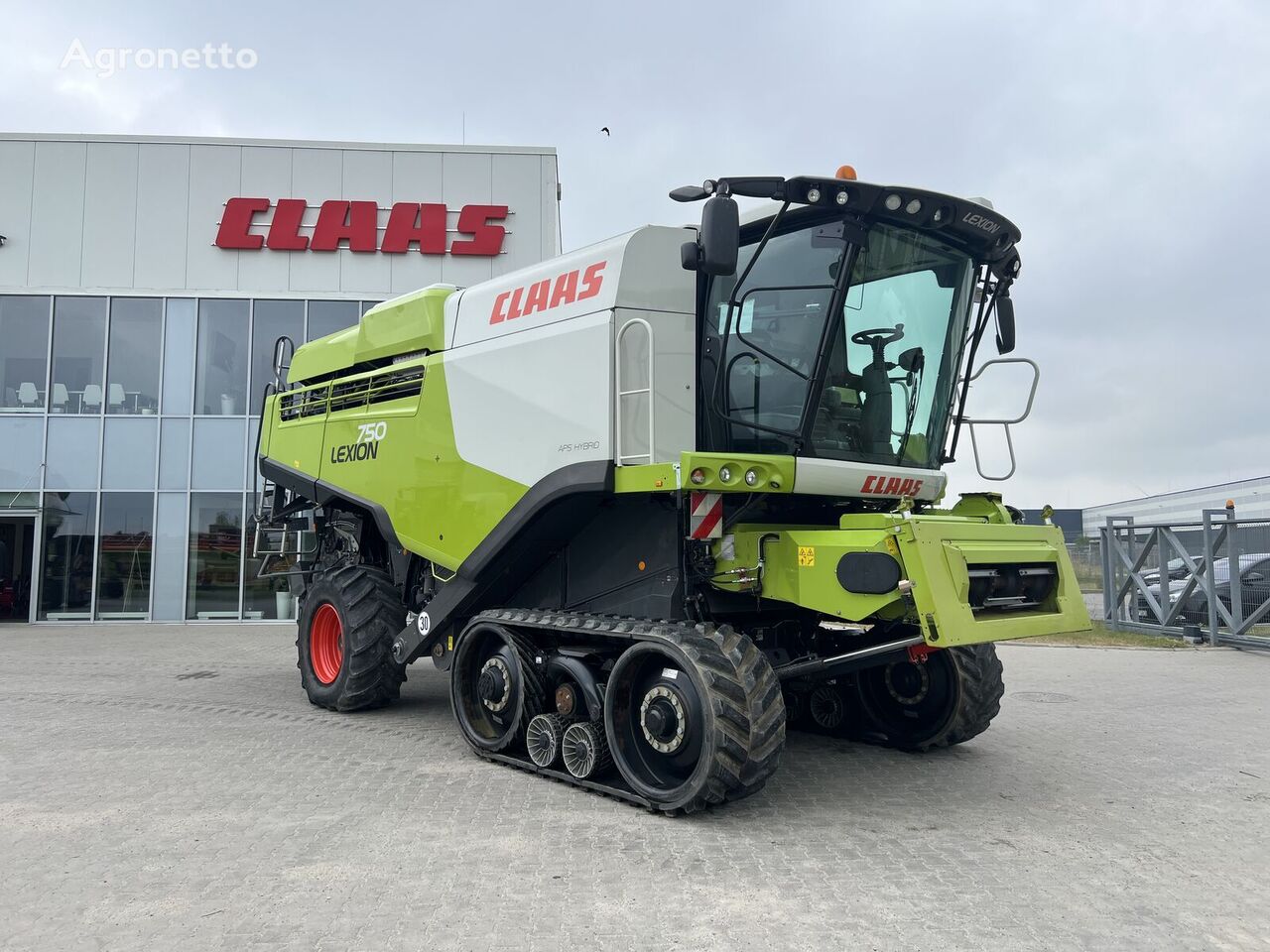 Claas Lexion 750 TT grain harvester