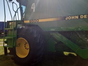 John Deere 9500 grain harvester