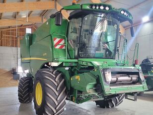 John Deere S670  grain harvester