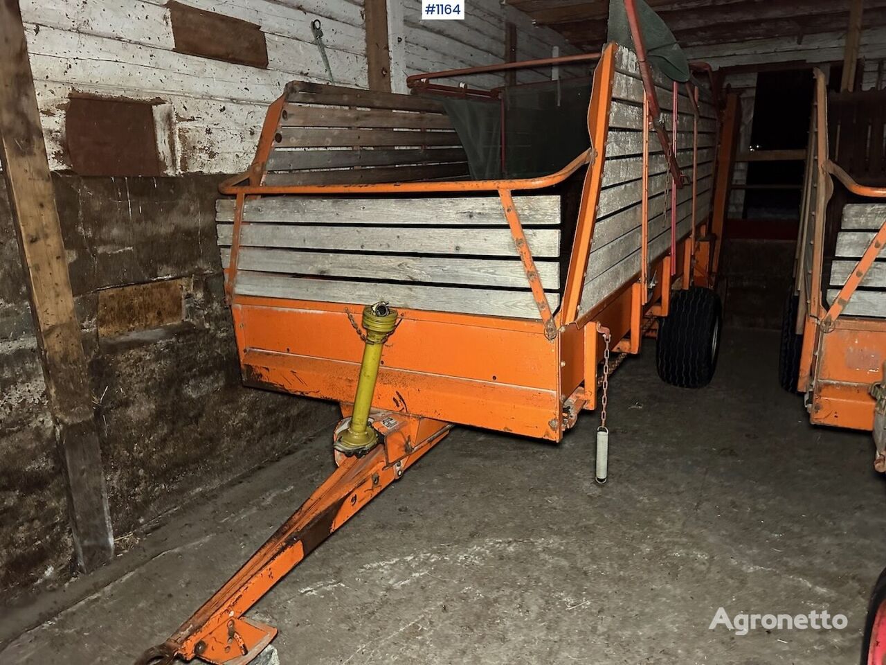Underhaug 7012 self-loading wagon