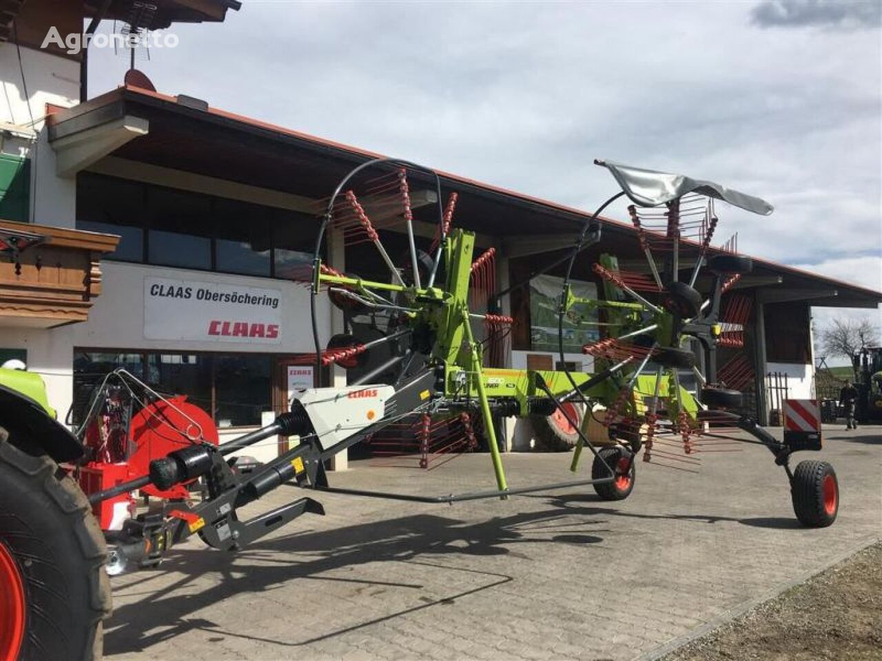 Claas LINER 1600 TWIN tedder