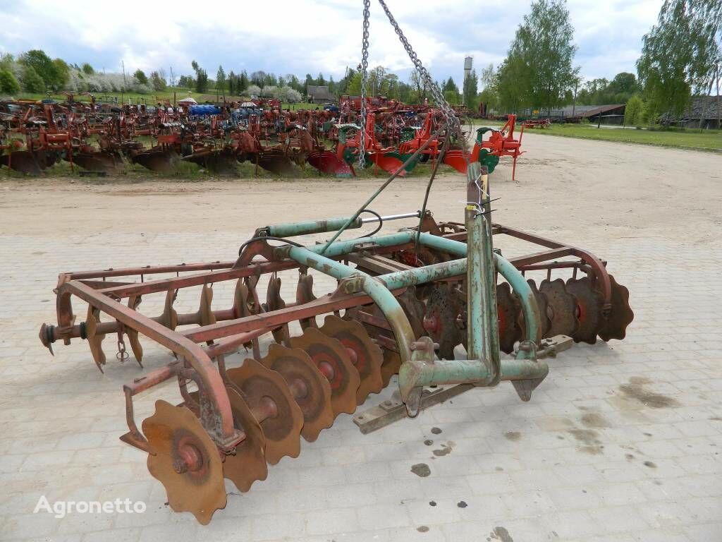 Kverneland 300 disk harrow