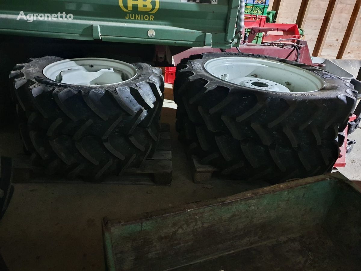 BKT Kompletträder tractor tire