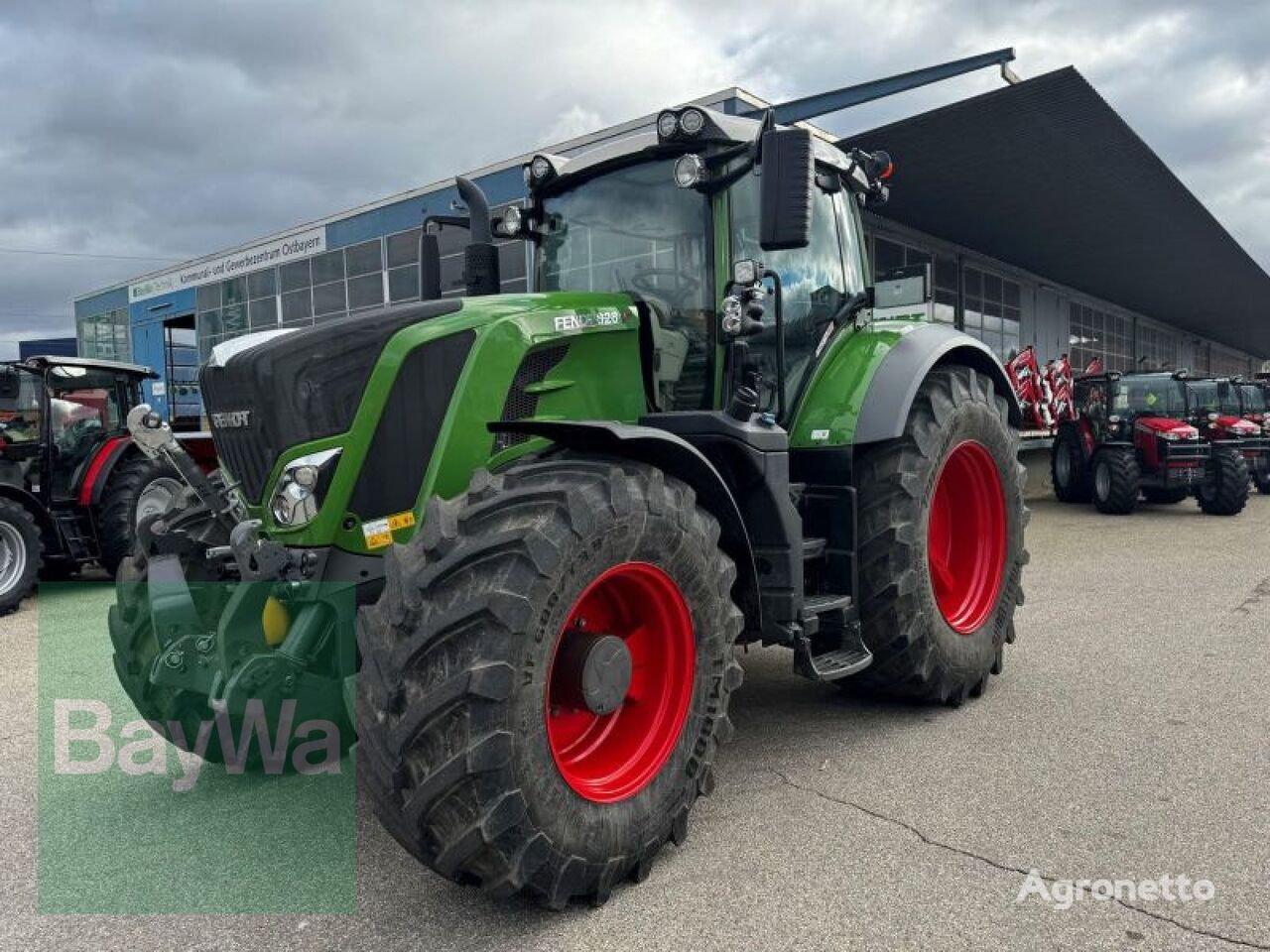 Fendt 828 VARIO S4 PROFI PLUS wheel tractor