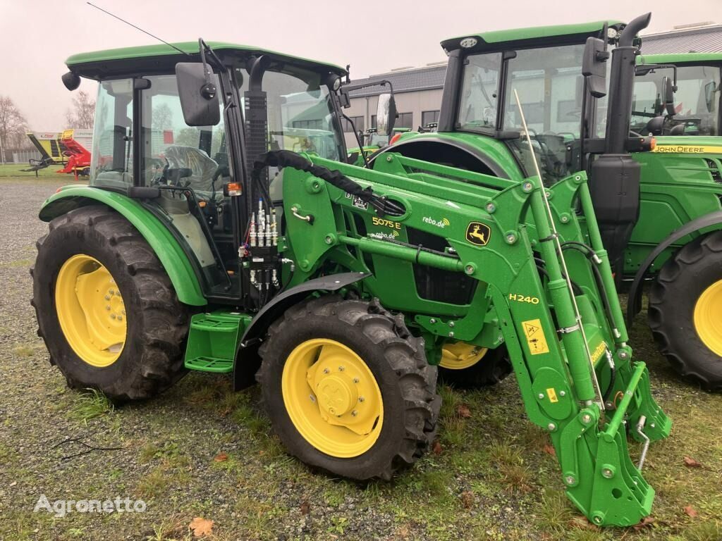 new John Deere 5075E STUFE V wheel tractor