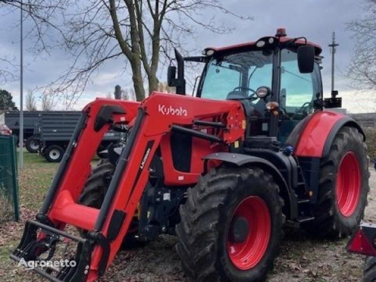 Kubota M7133 wheel tractor