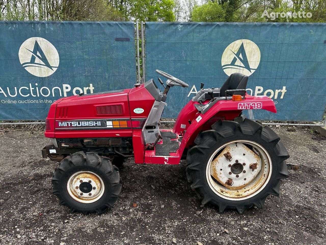 Mitsubishi MT18 wheel tractor